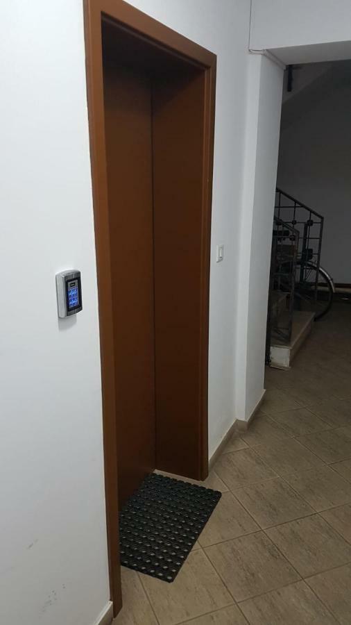 Tina Apartament 2 Craiova Exterior foto